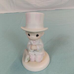 E2- 16 Precious Moments God Bless the USA